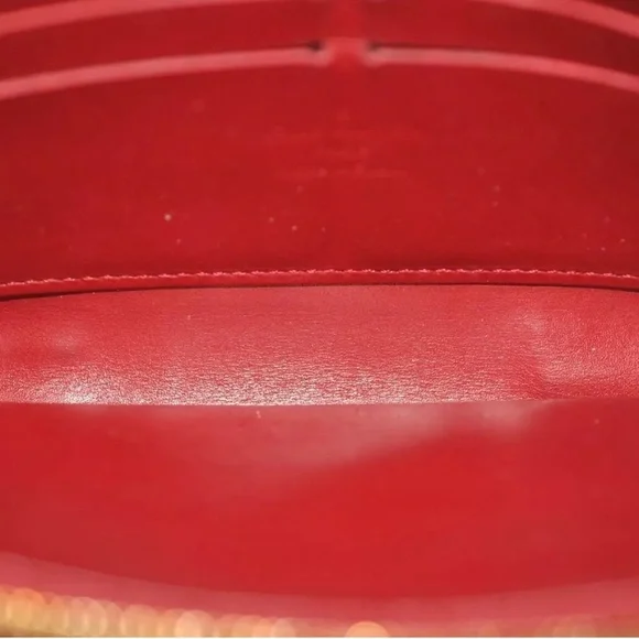 Authentic Louis Vuitton Vernis Zippy Wallet Long Purse Red.